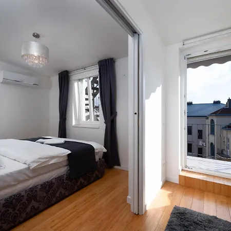 Two-Level 3Br Apartment With A Terrace I Ac I Balcony I Vltava River *