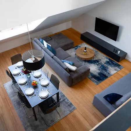 Two-Level 3Br Apartment With A Terrace I Ac I Balcony I Vltava River شقة