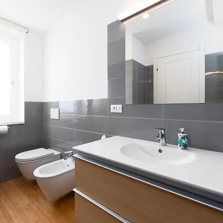 Two-Level 3Br Apartment With A Terrace I Ac I Balcony I Vltava River
