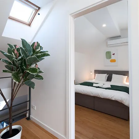 Two-level With A Terrace Near The Vltava River Apartament
