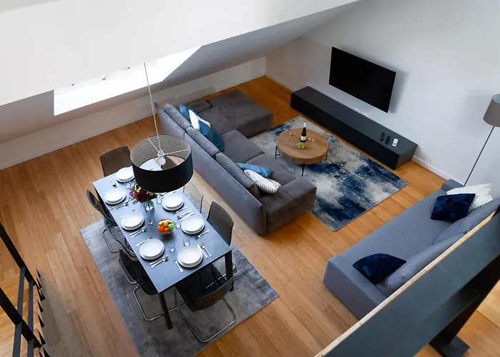 Two-level With A Terrace Near The Vltava River Apartamento