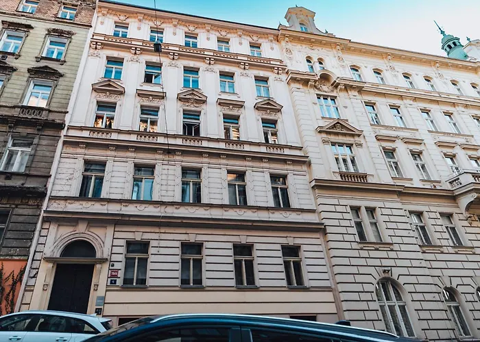 Two-level With A Terrace Near The Vltava River Praga